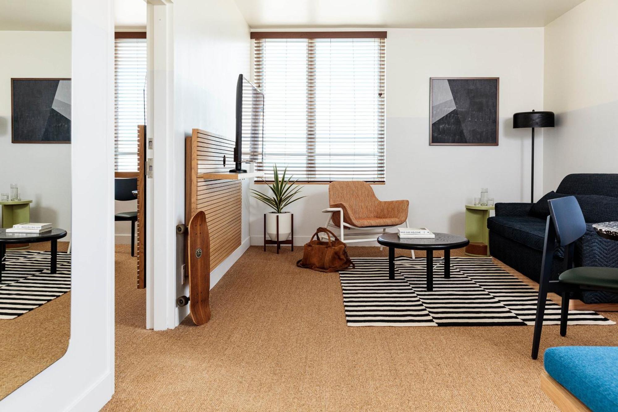 Hotel June West La, A Member Of Design Hotels Los Angeles Exterior foto